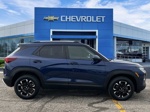 Certified 2023 Chevrolet TrailBlazer LT w/ Convenience Package AWD/4WD image 5
