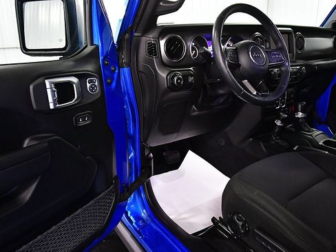 Used 2023 Jeep Wrangler Willys image 14