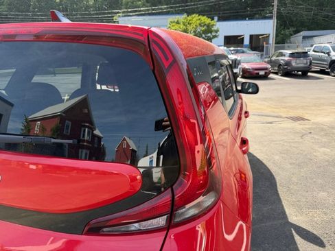 Used 2021 Kia Soul LX FWD image 16