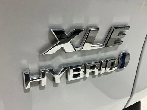 Used 2024 Toyota RAV4 XLE Premium image 10