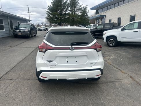 Used 2024 Nissan Kicks SR w/ SR Premium Package image 4