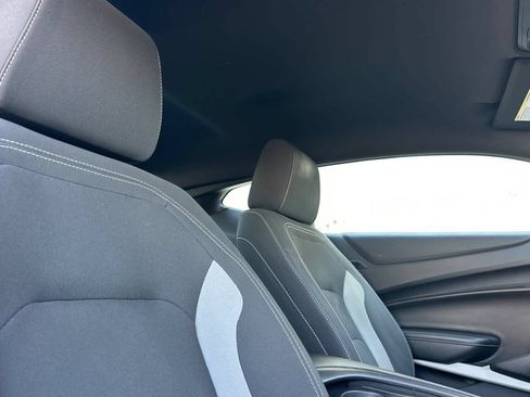 Used 2019 Chevrolet Camaro LT RWD image 17