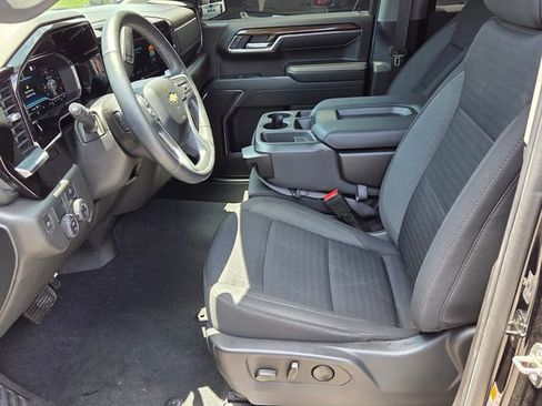 Used 2023 Chevrolet Silverado 1500 LT w/ Protection Package RWD image 4