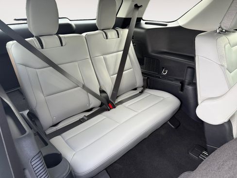 Used 2025 Ford Explorer Active w/ Active Comfort Package image 19