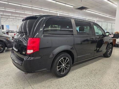 Used 2018 Dodge Grand Caravan SE FWD image 5