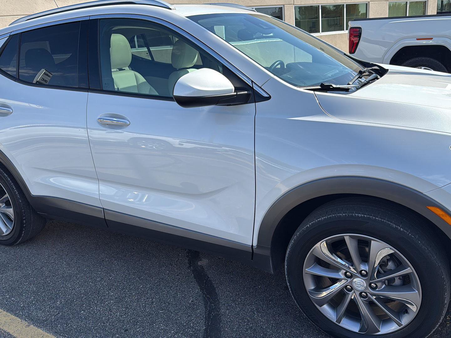 Used 2023 Buick Encore GX Essence w/ Experience Buick Package AWD/4WD image 4