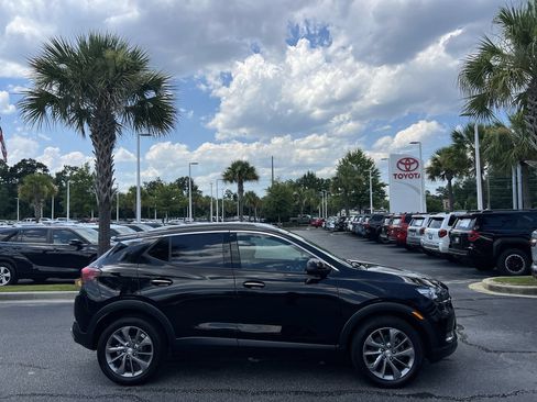 Used 2023 Buick Encore GX Essence w/ Experience Buick Package FWD image 11