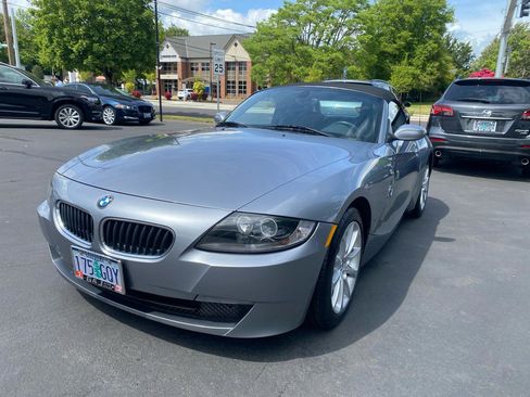 Used 2007 BMW Z4 3.0i RWD image 3
