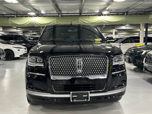 Used 2022 Lincoln Navigator Reserve image 6