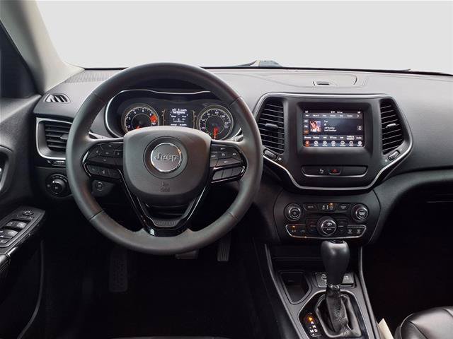 Used 2020 Jeep Cherokee Latitude Plus FWD image 4