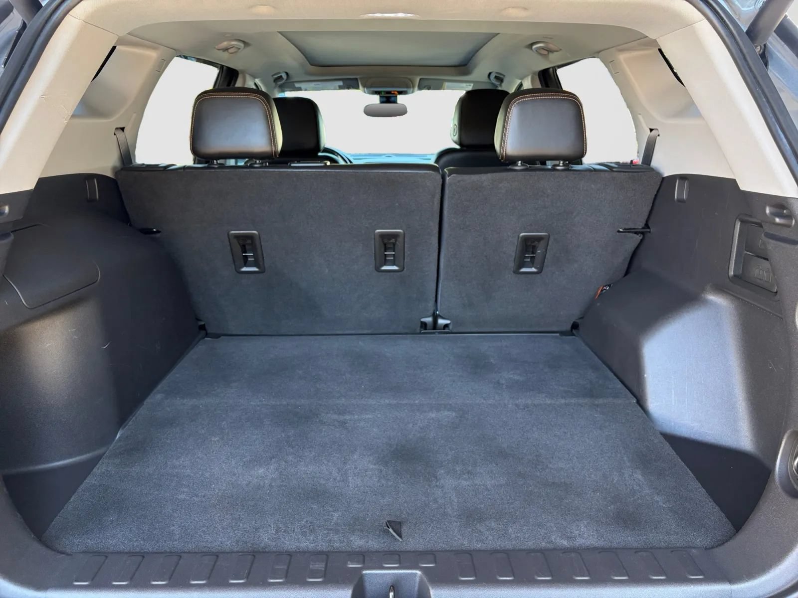 Used 2021 GMC Terrain SLT w/ Elevation Edition AWD/4WD image 16