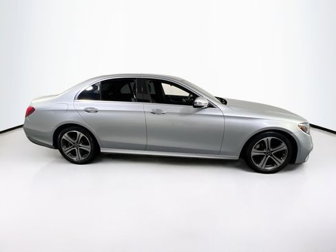 Used 2018 Mercedes-Benz E 300 image 4