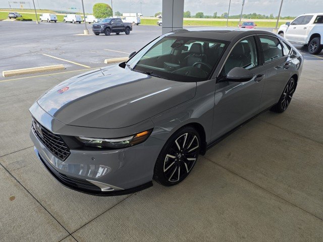 Used 2024 Honda Accord Touring image 11
