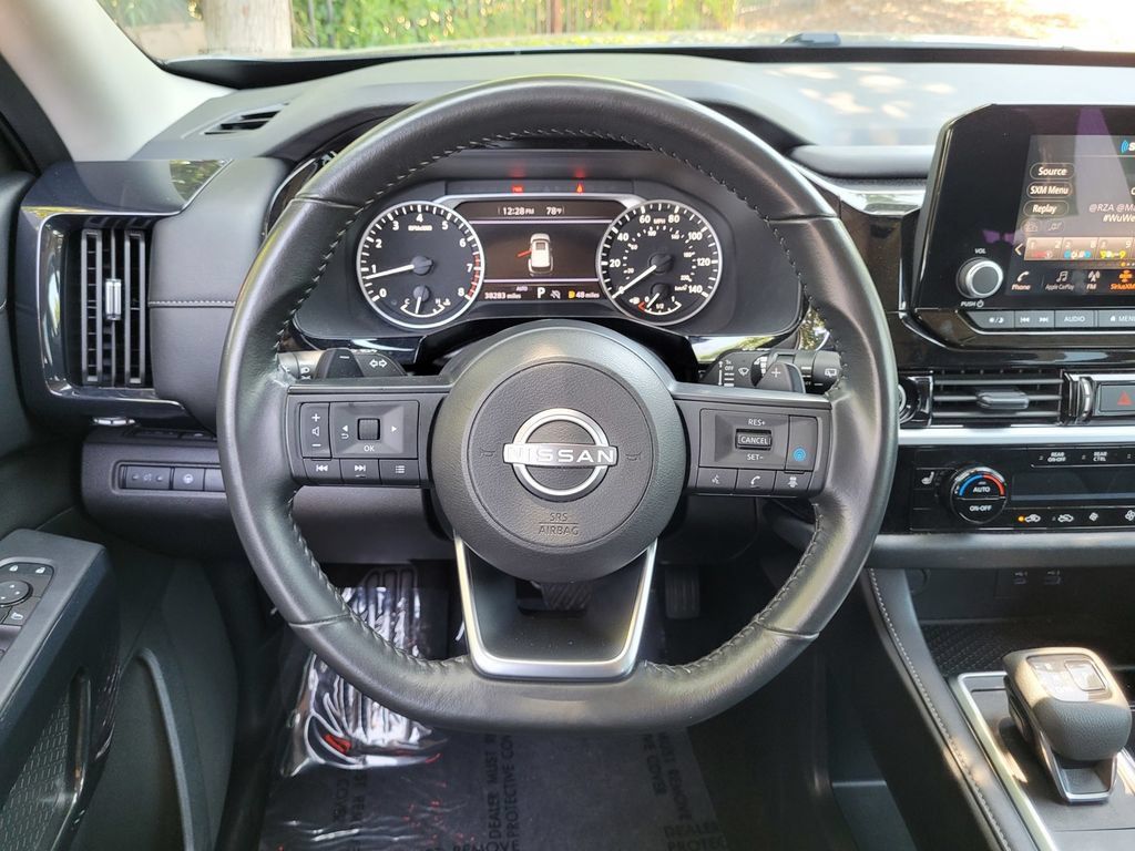 Used 2024 Nissan Pathfinder SV AWD/4WD image 18