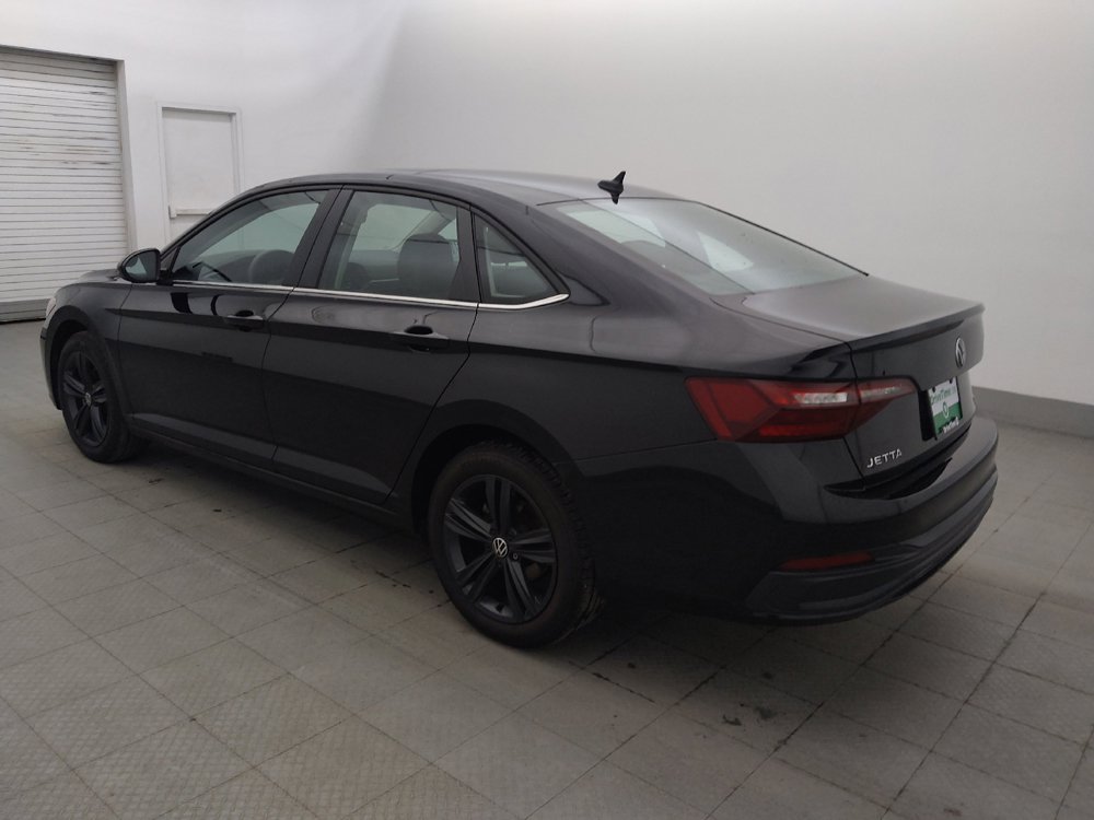 Used 2024 Volkswagen Jetta SE w/ Panoramic Sunroof Package FWD image 3