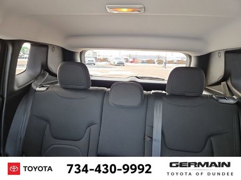 Used 2016 Jeep Renegade Latitude image 14