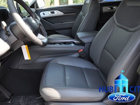 New 2026 Ford Explorer Active w/ Active Comfort Package RWD image 10