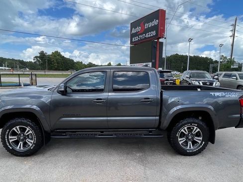 Used 2019 Toyota Tacoma TRD Sport w/ Technology Package AWD/4WD image 8