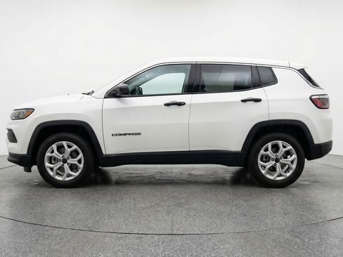 Used 2025 Jeep Compass Latitude image 5