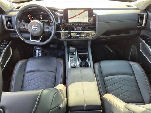 Used 2023 Nissan Pathfinder Platinum AWD/4WD image 18