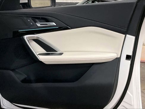 Used 2025 BMW X2 xDrive28i w/ Technology Package image 26