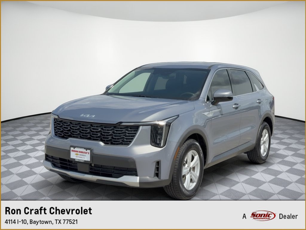 Used 2025 Kia Sorento LX FWD image 1