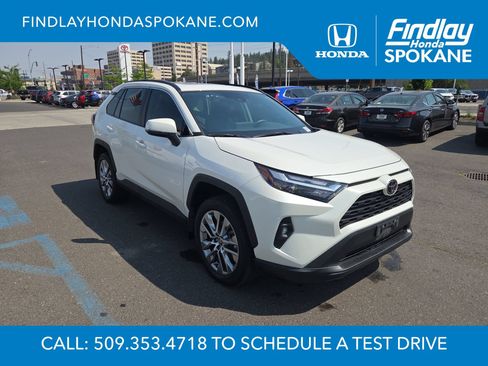 Used 2022 Toyota RAV4 XLE Premium AWD/4WD image 7