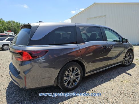 Certified 2025 Honda Odyssey Touring image 6