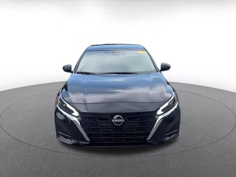 Used 2025 Nissan Altima 2.5 SV FWD image 3