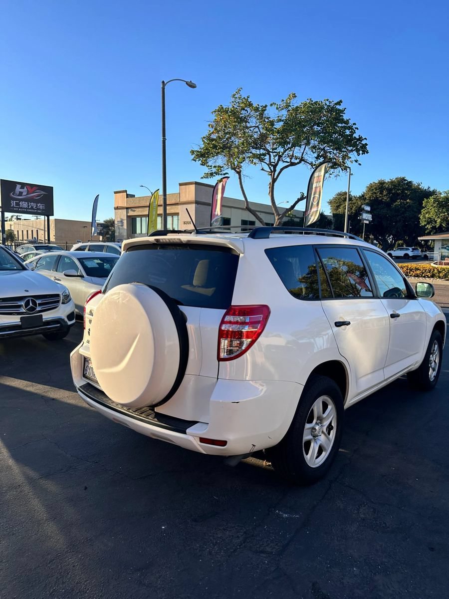 Used 2012 Toyota RAV4 FWD w/ Value Pkg image 4
