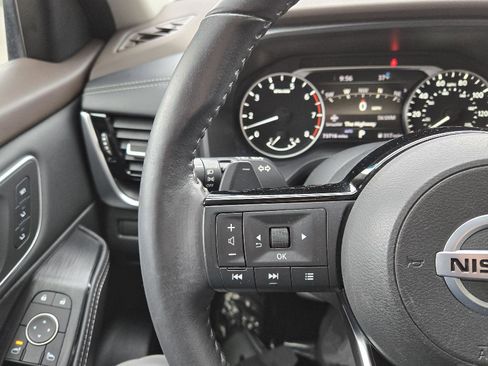 Used 2021 Nissan Rogue SL w/ Premium Package image 32