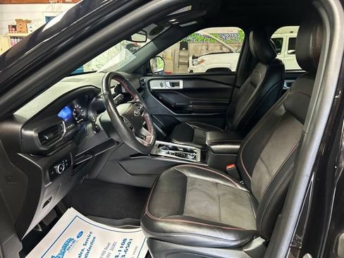 Used 2023 Ford Explorer ST-Line w/ Class IV Trailer Tow Package AWD/4WD image 11