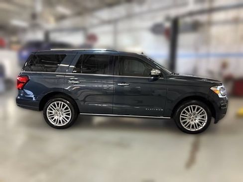 Used 2024 Ford Expedition Platinum AWD/4WD image 9