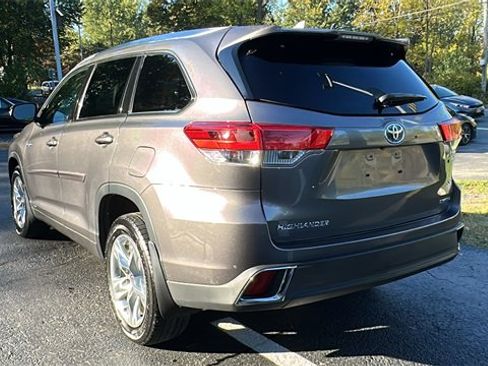 Used 2017 Toyota Highlander Limited image 8