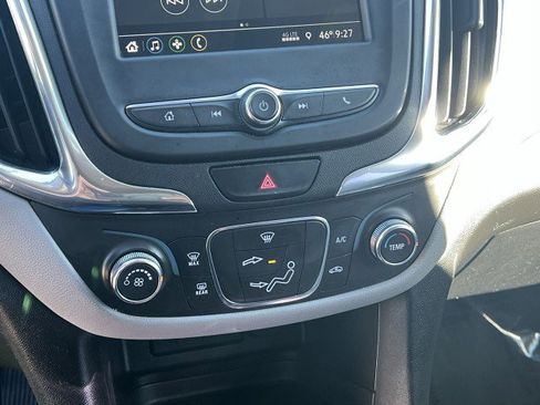 Used 2019 Chevrolet Equinox LS image 17