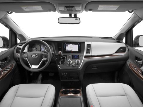 Used 2017 Toyota Sienna XLE w/ XLE Navigation Package FWD image 7