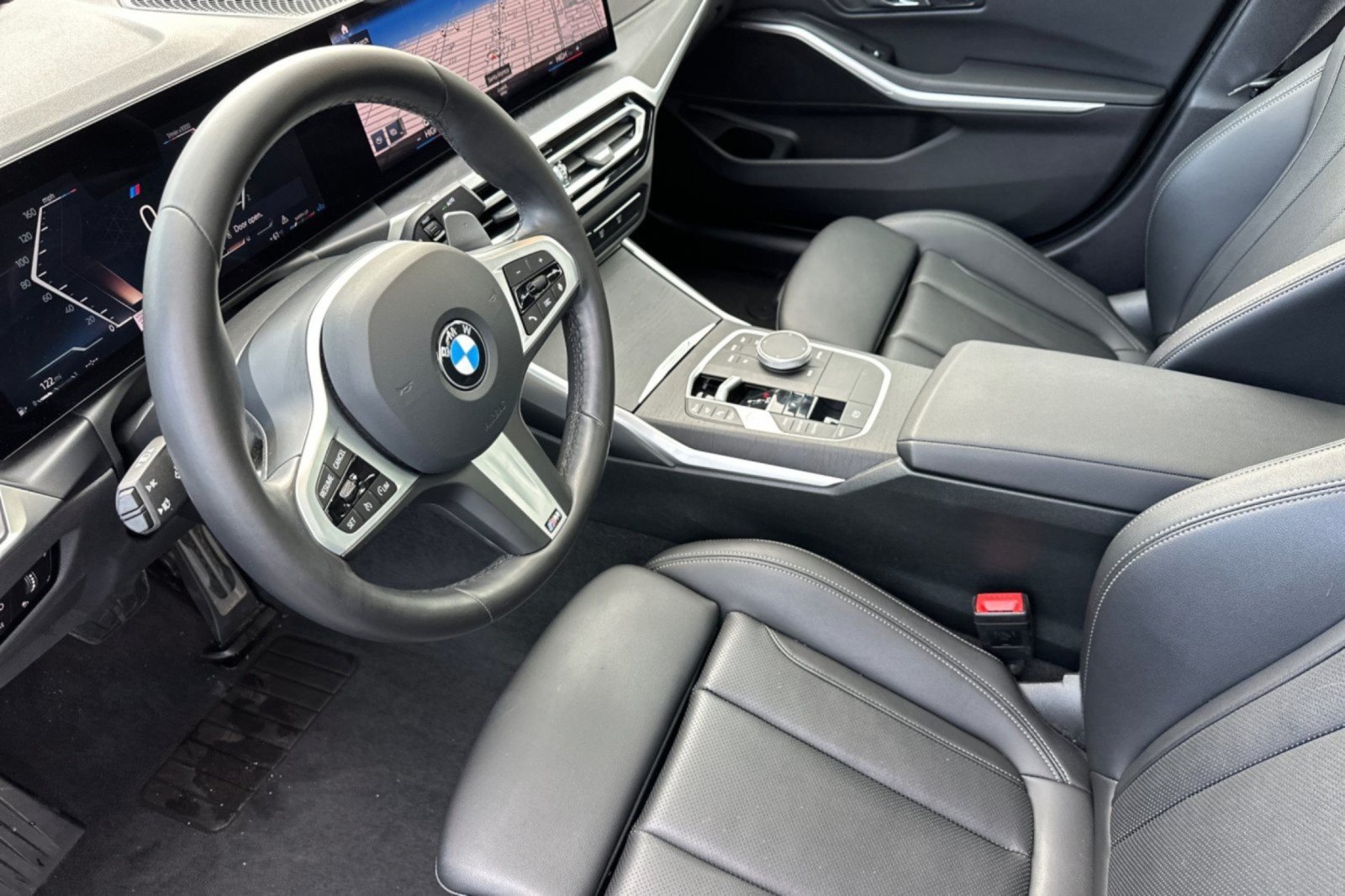 Used 2024 BMW 330i Sedan w/ M Sport Package RWD image 9