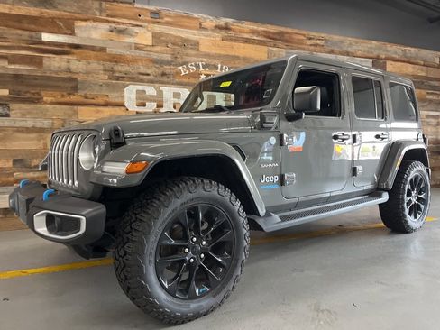 Used 2022 Jeep Wrangler Unlimited Sahara w/ Cold Weather Group image 9