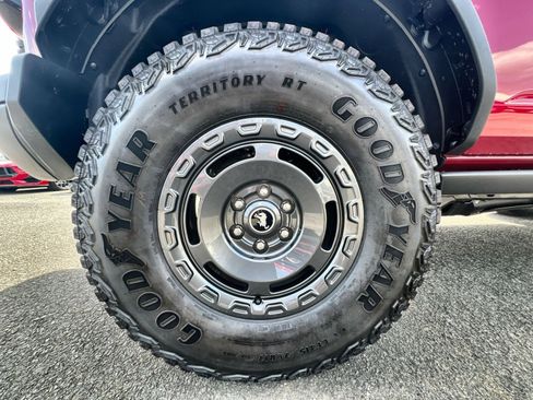 New 2025 Ford Bronco Badlands w/ Sasquatch Package image 12