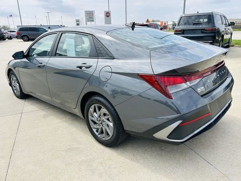 Used 2024 Hyundai Elantra SEL image 33