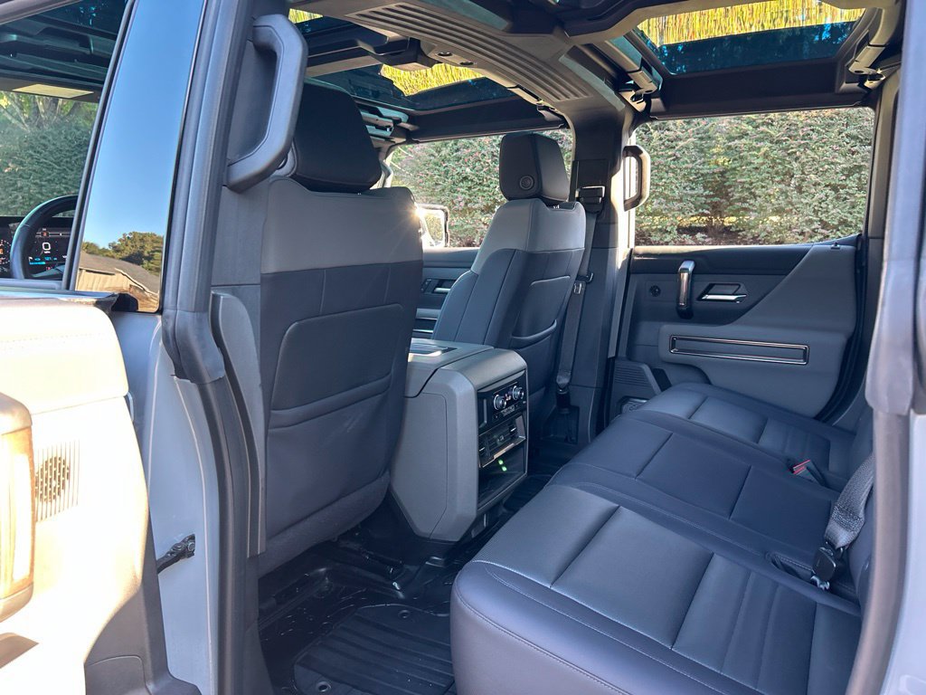 Used 2025 GMC Hummer EV 2X w/ LPO, Sport Package AWD/4WD image 45