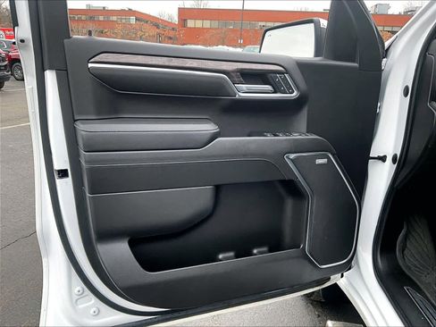 Used 2023 Chevrolet Silverado 1500 LTZ image 9