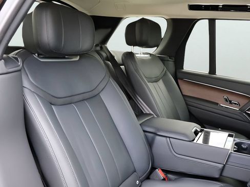 Certified 2025 Land Rover Range Rover Autobiography AWD/4WD image 13