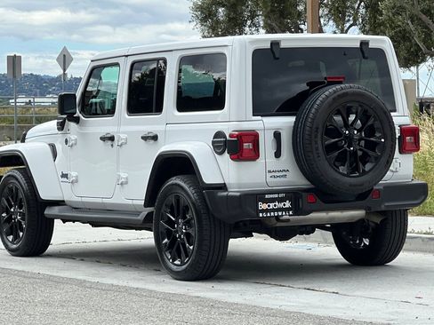 Used 2025 Jeep Wrangler Unlimited Sahara AWD/4WD image 6