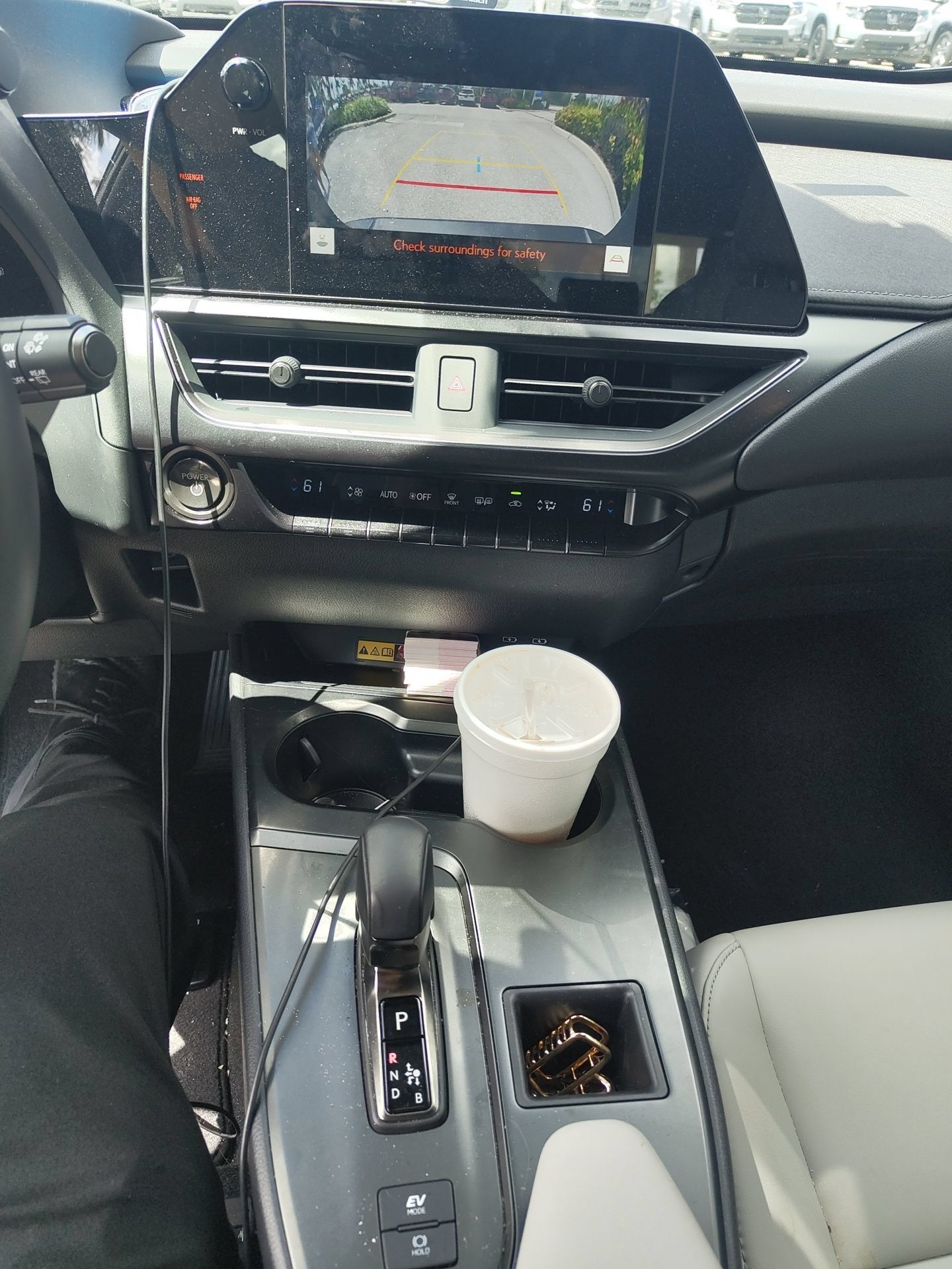 Used 2025 Lexus UX 300h FWD w/ Accessory Package (Z2) image 22