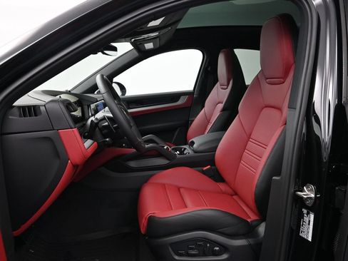 Certified 2026 Porsche Cayenne Coupe AWD/4WD image 5