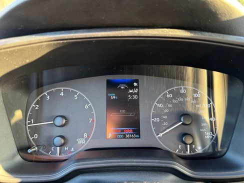 Used 2024 Toyota Corolla LE image 11