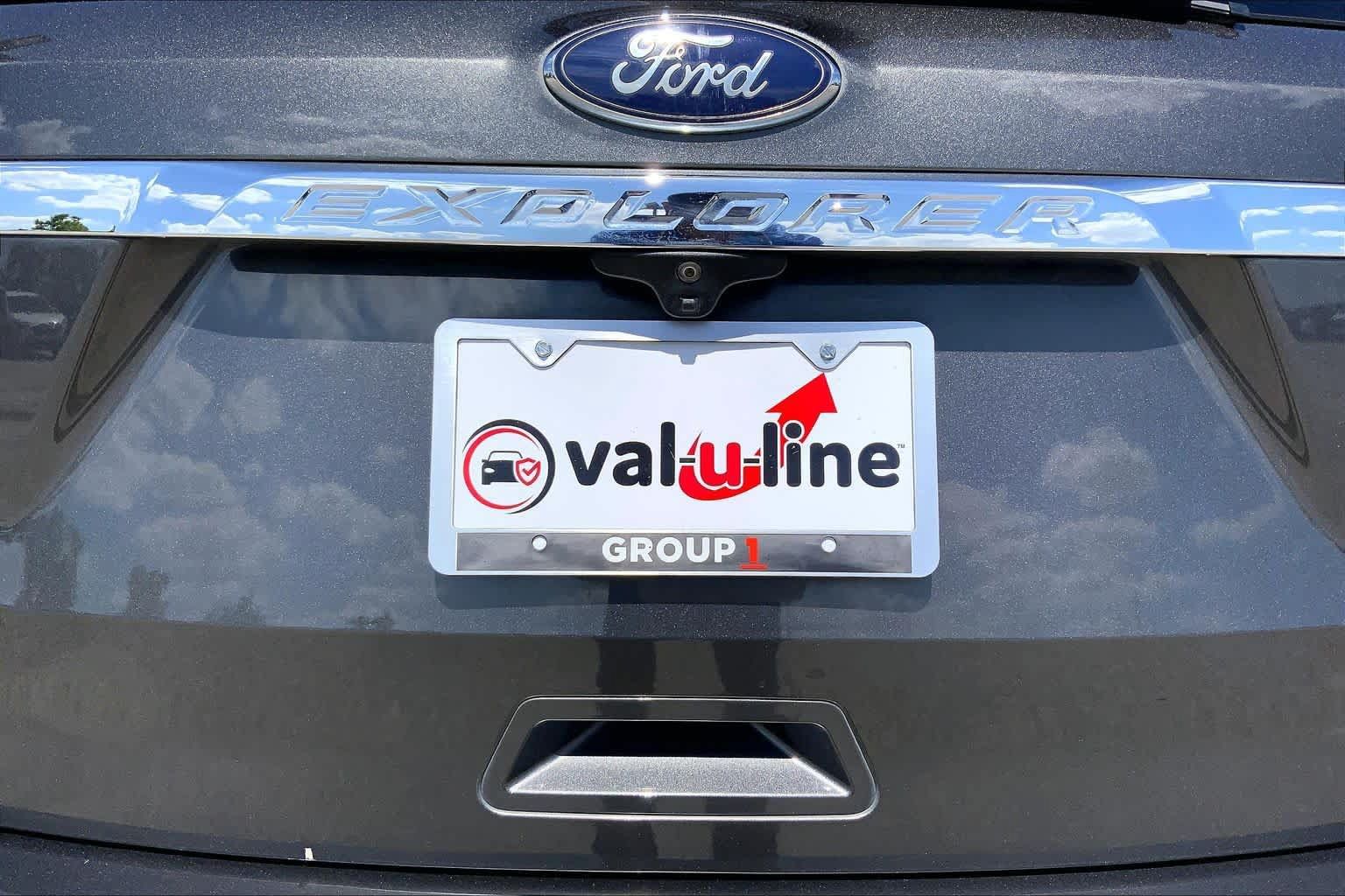 Used 2016 Ford Explorer XLT w/ Equipment Group 202A FWD image 10