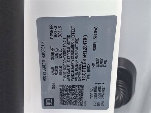 Certified 2024 Chevrolet Colorado Trail Boss w/ Safety Package image 26