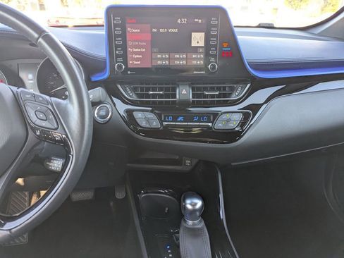 Used 2022 Toyota C-HR XLE image 12